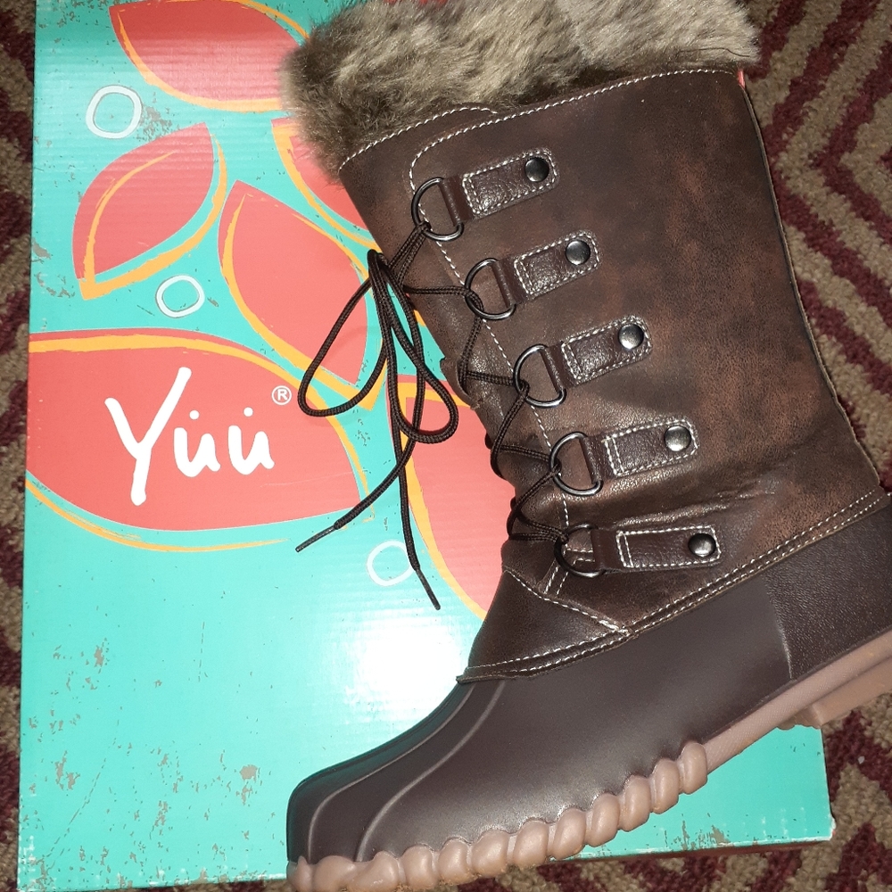 Boots - Picture 4 of 4